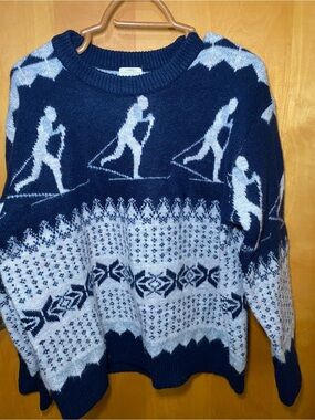 Men's Navy & White Ski Motif Crewneck Sweater